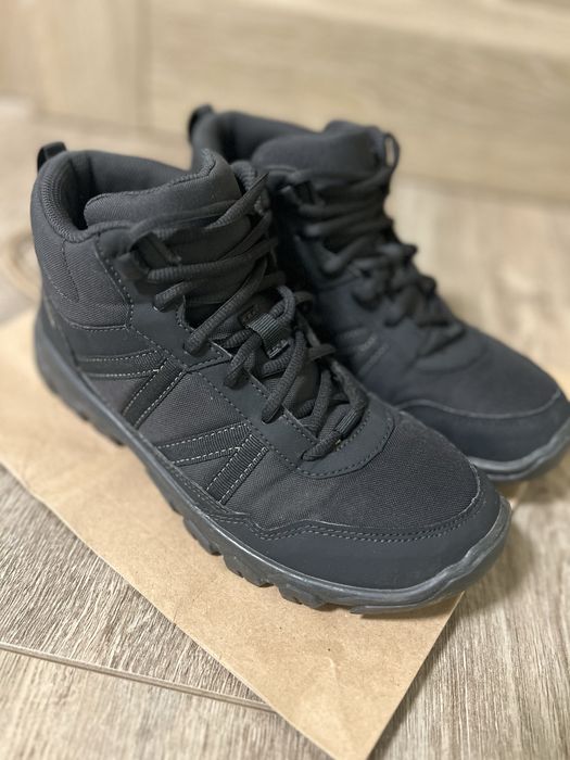 Продам ботінки 39 розмір гарна фірма. QUECHUA