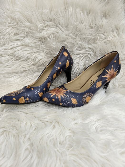 Кольорові туфлі на каблуці бренду Dogo