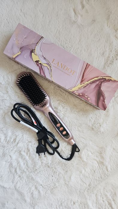 Nowa szczotka prostująca do włosów marki Landot.