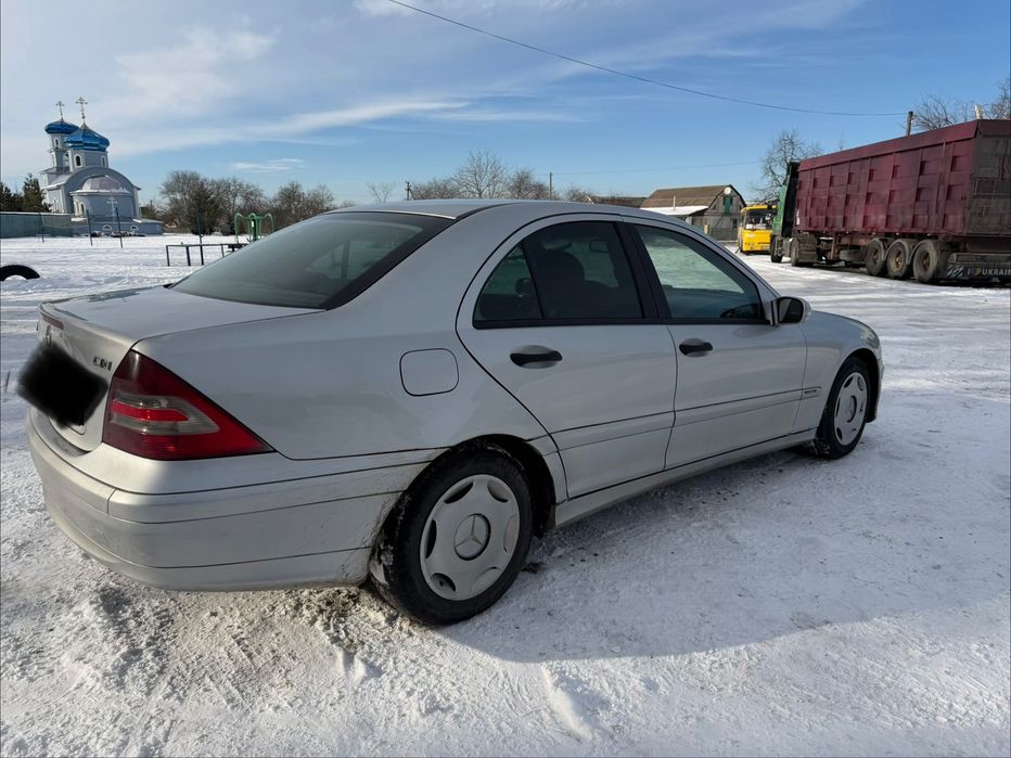 Мерседес w203 c200