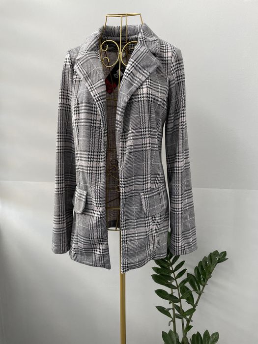 піджак в клітинку на підплічниках