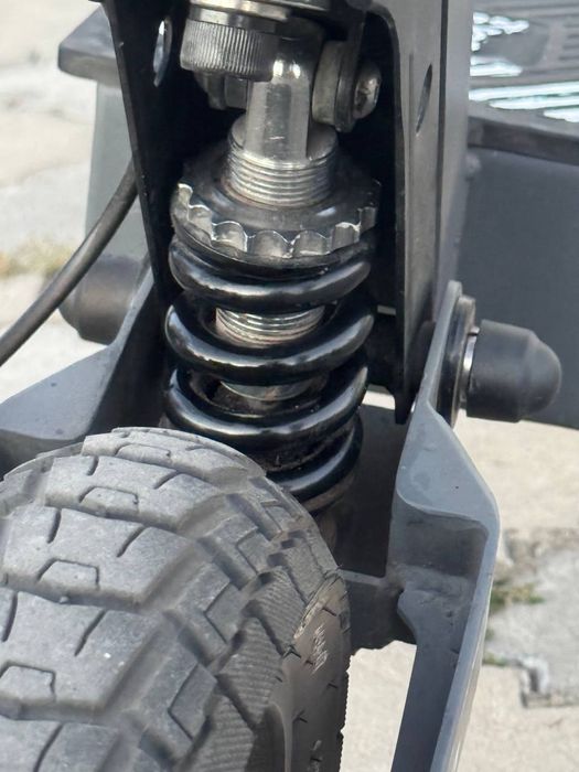 у продажі електро самокат kukirin g2