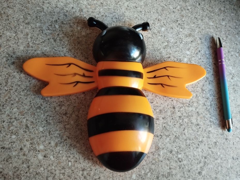 Termometr zewnętrzny,pszczoła