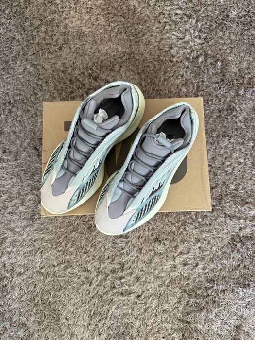 yezzy 700 v3 novas