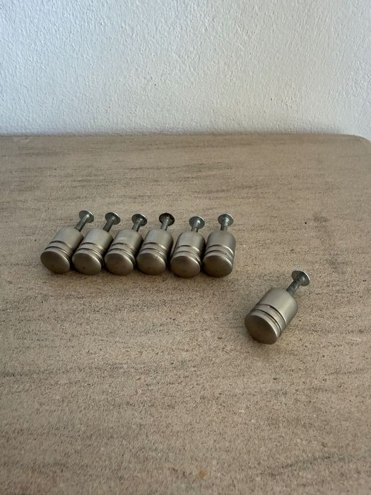 7 Puxadores para Armários em Metal