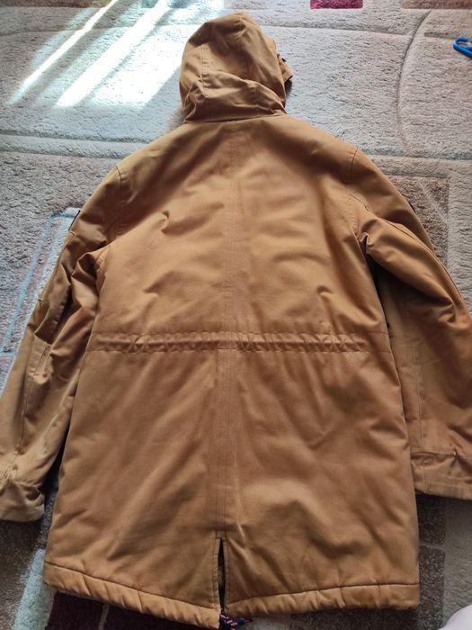 Продам рыжую парку ,мужскую