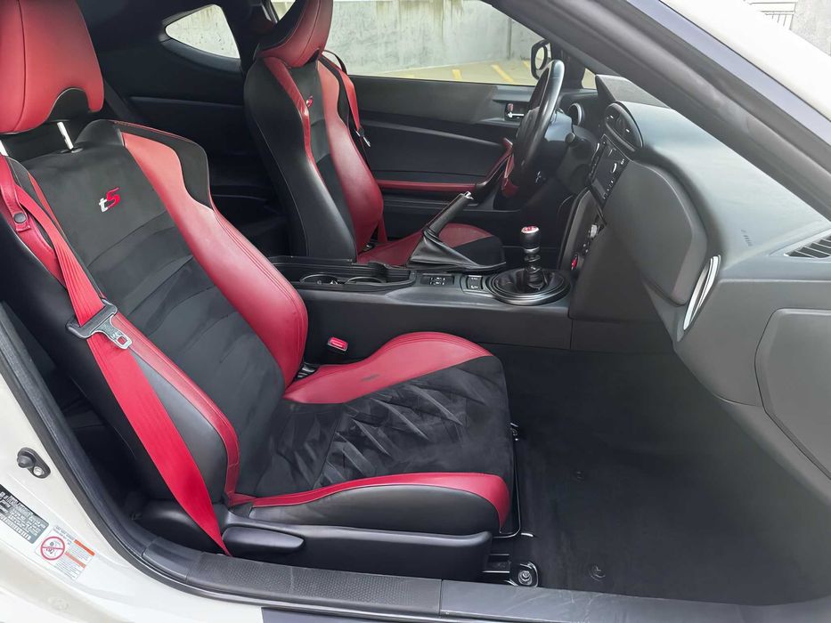 Subaru BRZ      2018