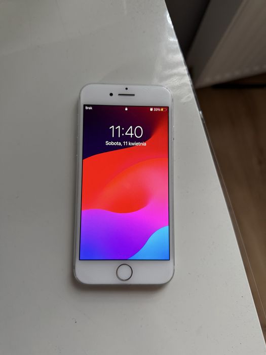 iPhone 7 32 GB + kabel