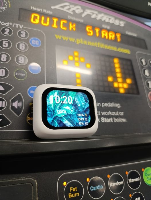 Беспроводные наушники для тренировок.