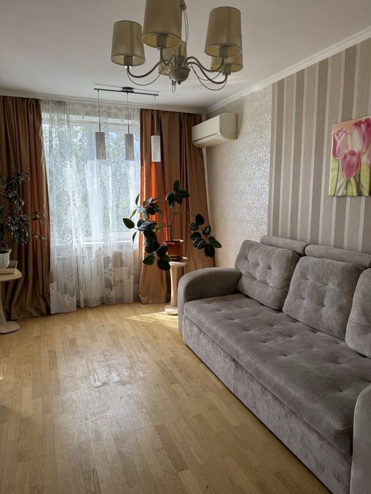 Сдам 4 ком кв  первый дом м. Салтовское 522 м-рн с ремонтом