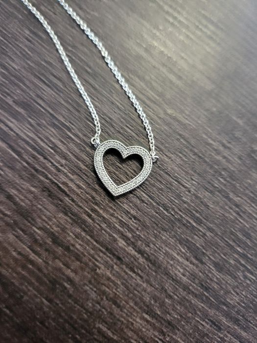 Fio da Pandora com coração