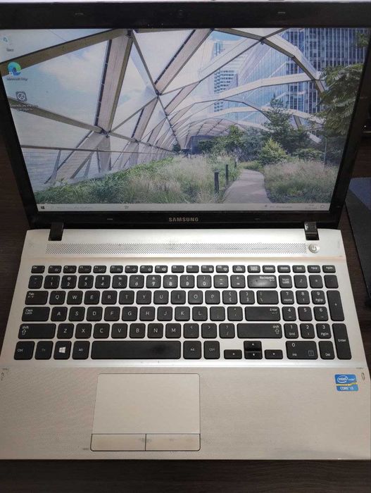 Laptop Samsung NP300E5E