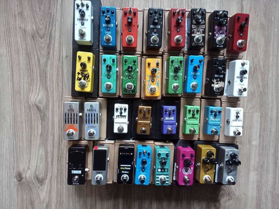Педали гитарные бас, овердрайв, дисторшн, реверб, дилей, хорус, преамп