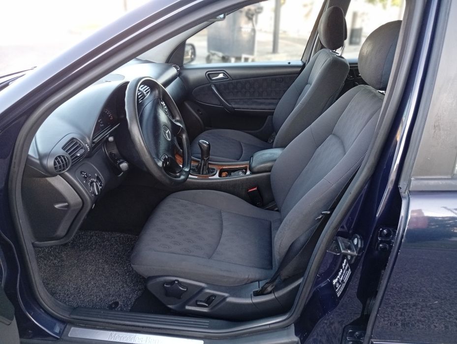 Mercedes-Benz C 220 — fotografia 7