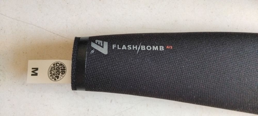 Fato surf Rip Curl FlashBomb E7 4/3 NOVO!!!