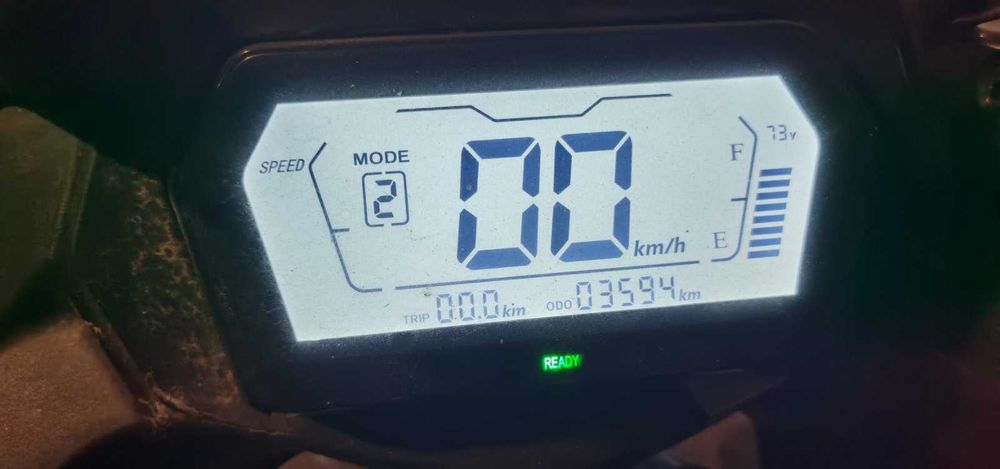 Электромотоцикл, стиль дизайна Yamaha YZF-R3.