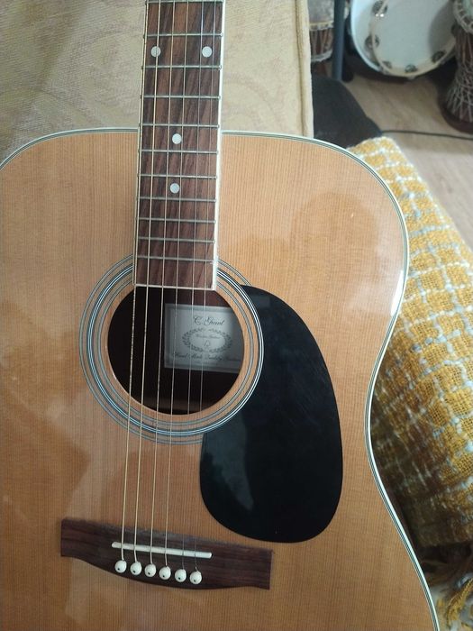 Guitarra acustica Western Guitar C. Giant. Excelente estado. Madeira de mogno e abeto.
