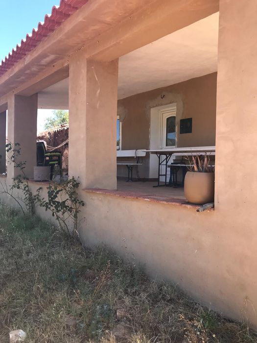 Quinta ao lado do rio para venda