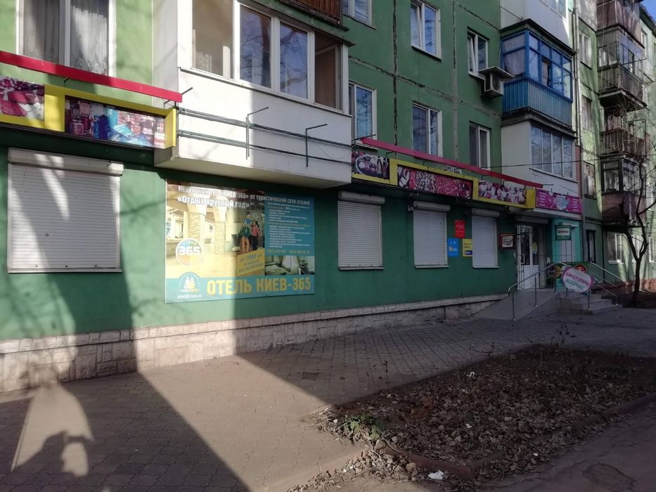 Довгострокова оренда  приміщення в магазині. Район 97 кварталу.
