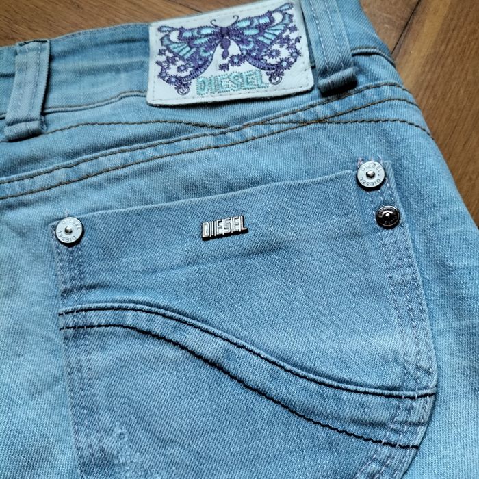 DIESEL spodnie damskie jeansy slim 
DIESEL Roxanne