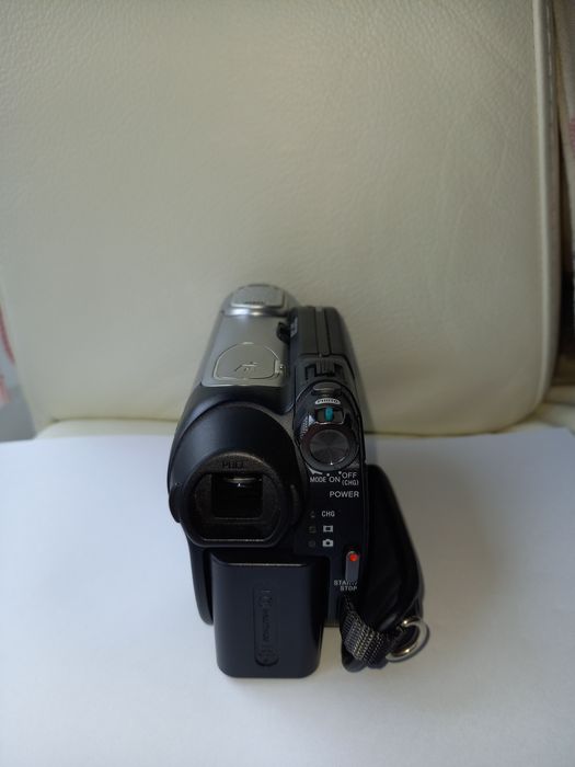 Kamera SONY z akcesoriami.