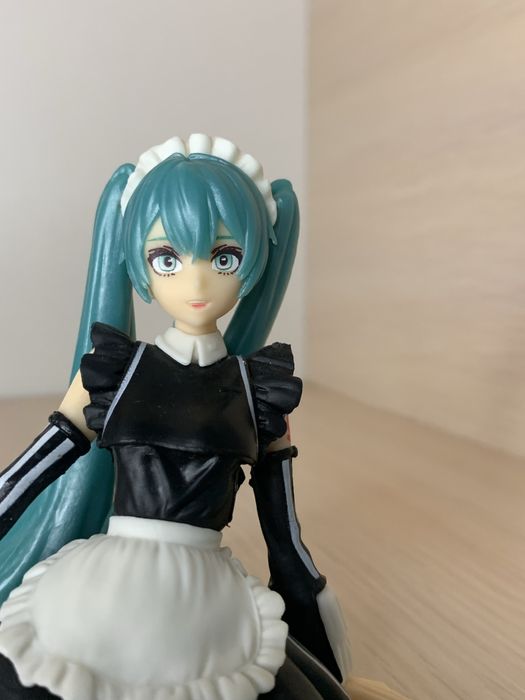 Аніме фігурка Хатсуне Міку Vocaloid Project Sekai покоївка на стіл