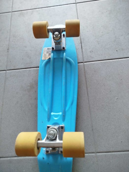Skate azul pequeno