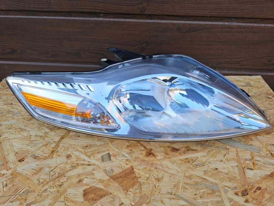 Reflektor Lampa przednia prawa prawy przód Ford Mondeo Mk4 przedlift