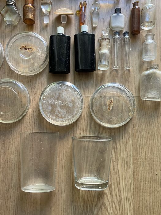 Frascos de farmacia antigos
