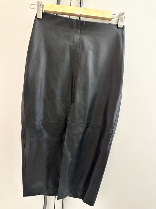 Спідниця міді Gasanova під шкіру