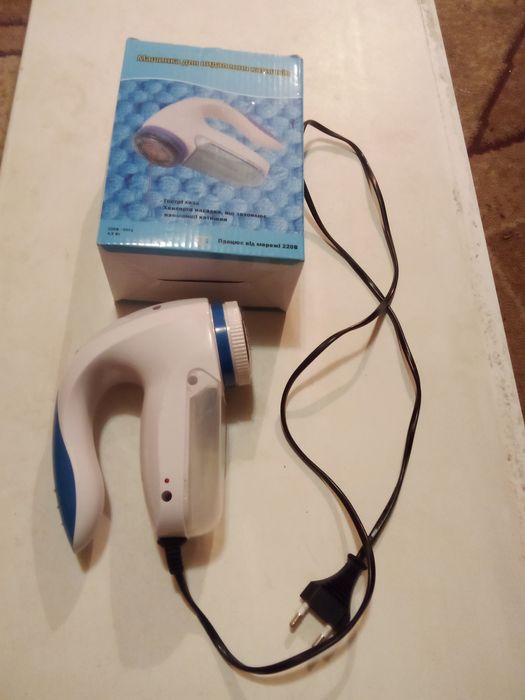 Машинка для видалення катишків работае від ситі