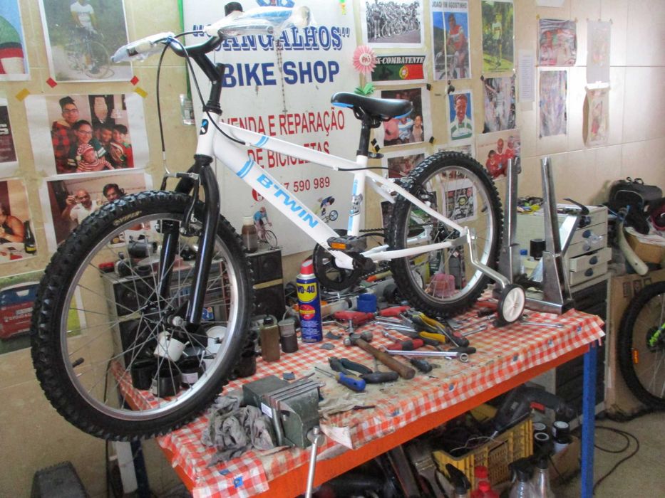 Criança B’Twin branca roda 20 c/ rodinhas