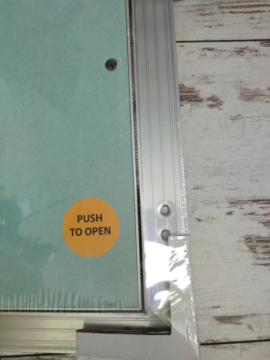 Klapa aluminiowa z płytą, rewizja z automatycznym zamykaniem