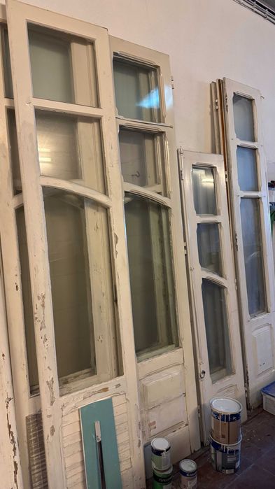 Vendo janelas antigas (portadas e janelas)