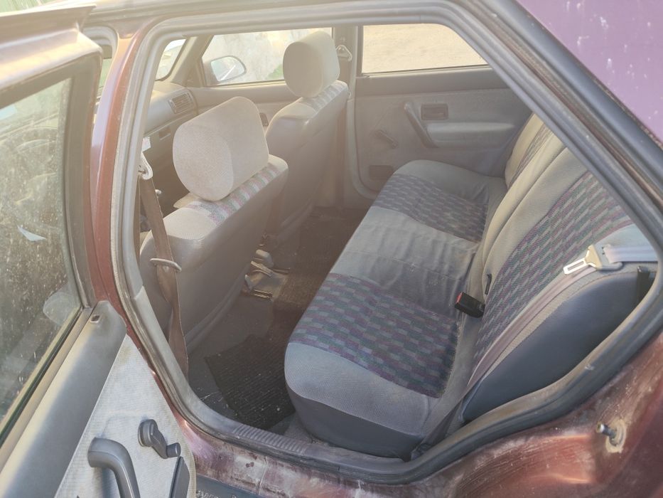 Renault 19 motor avariado.