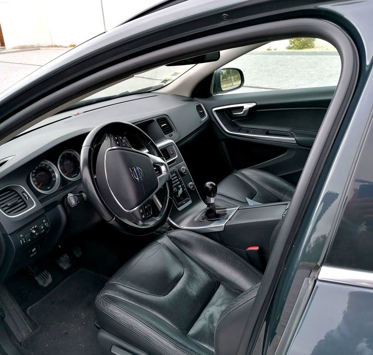 Volvo v60 ano 2012