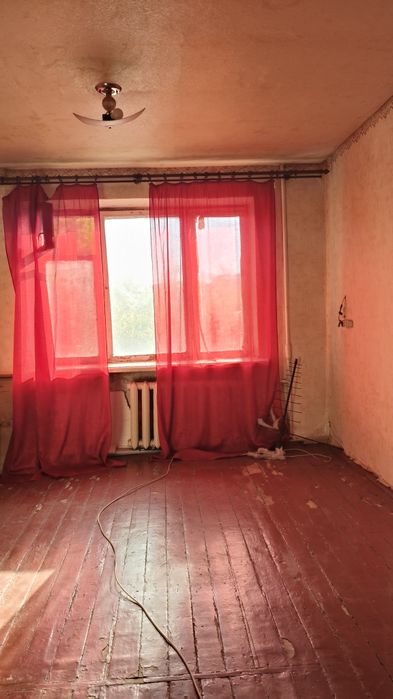 Продаж 3 кімнати в гуртожитку на 44 кварталі