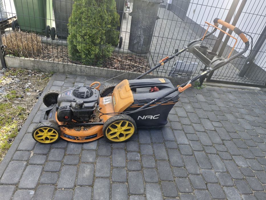 Kosiarka Nac 46 cm koszenia  z napedem.