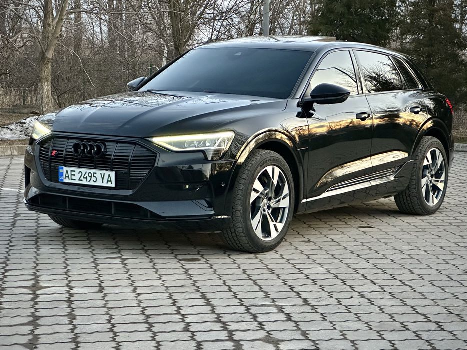 Audi E-tron 95kBt S-line 408л.с Quattro Европа Некрашена  Обмен