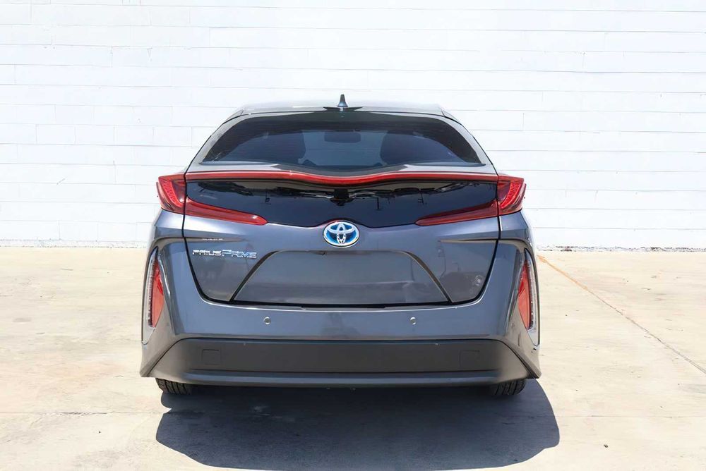 Toyota Prius Prime Advanced      2019