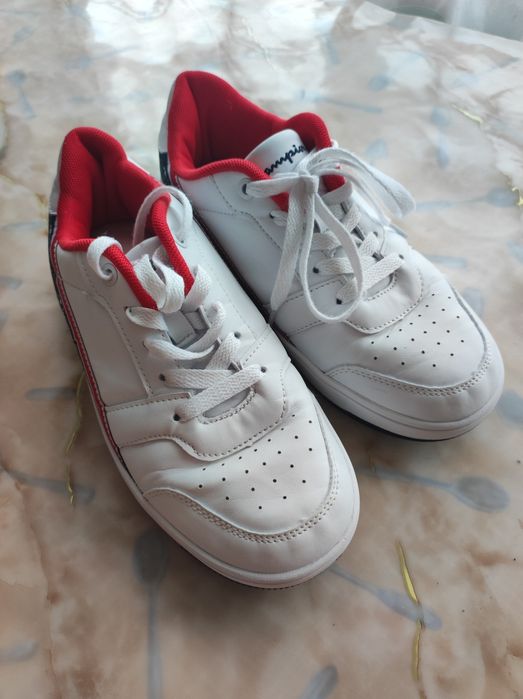 Продам кросовки champion