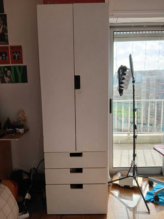 Roupeiro em óptimo estado!!!