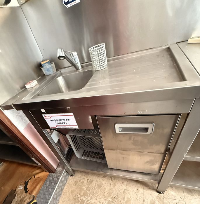 Oportunidade!!! Bancadas e balcões de café usadas