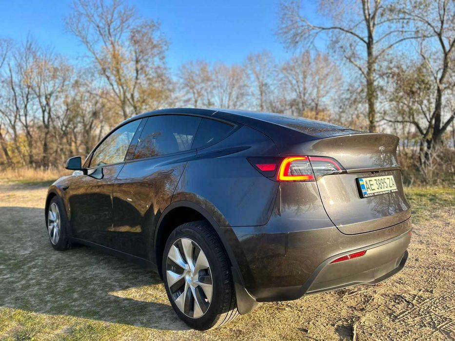 Продам авто TESLA model Y 2024