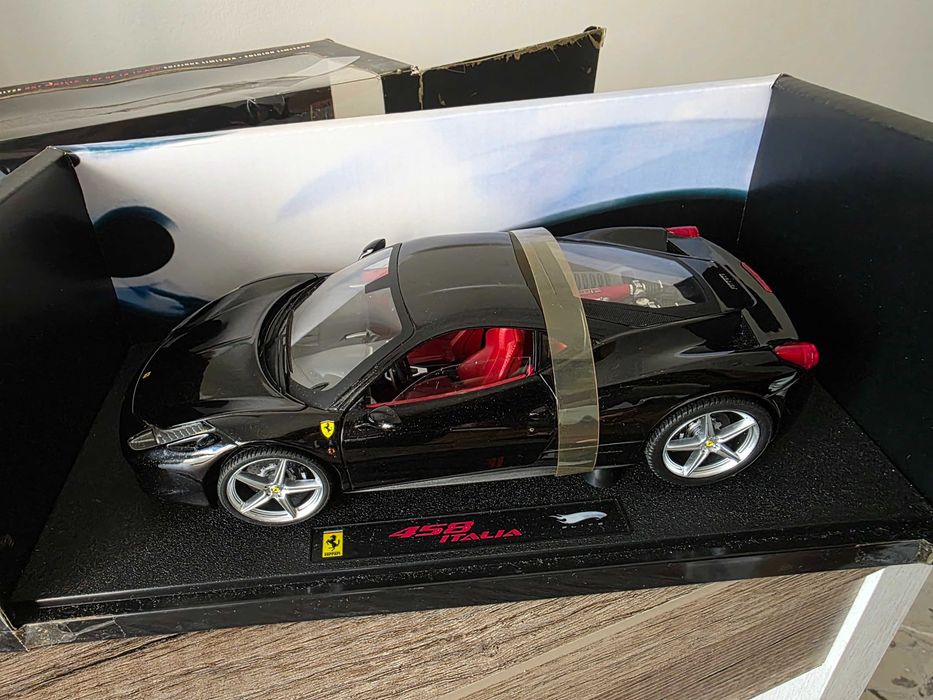 Ferrari 458 Itália 1:18 HOT WHEELS ELITE