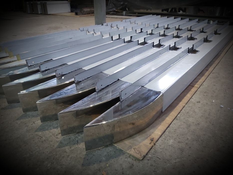 Бампер полуприцеп/ передняя панель Рефрижератор Schmitz