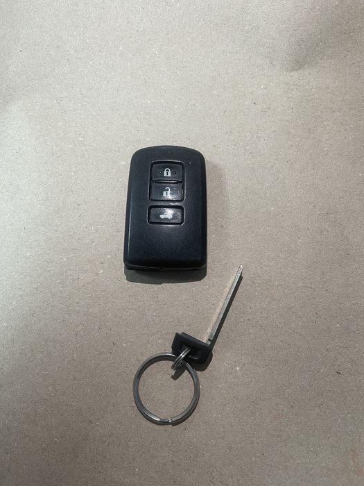 Ключ Toyota Camry 50 Європа