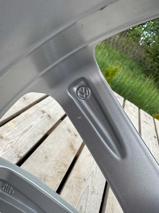 Alufelgi 5x112 r17 VW Golf V IV VII Passat Jetta Touran Sharan 108#