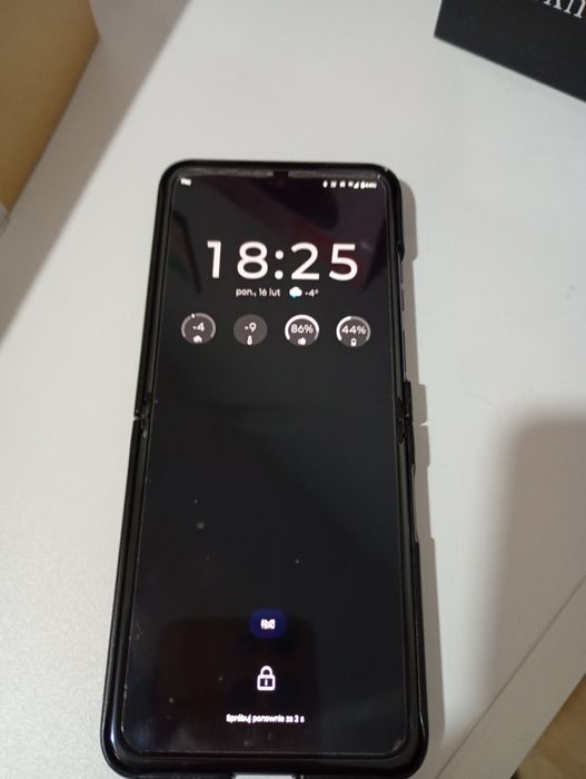 Motorola RAZR 40 8gb/256gb możliwość rozbudowy do 16gb ram, gwarancja