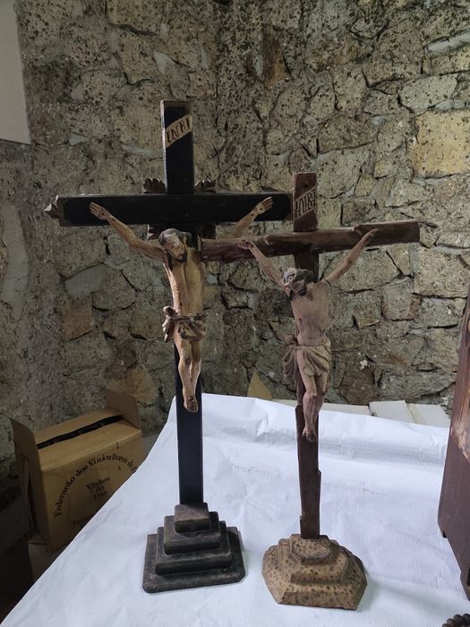Duas cruzes de Cristo antigas